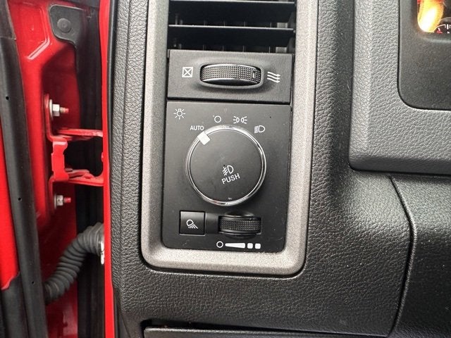 2019 RAM 1500 Classic Express Quad Cab 4x4 6'4" Box