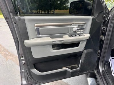 2017 RAM 1500 Big Horn Crew Cab 4x4 5'7" Box