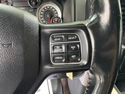2017 RAM 1500 Big Horn Crew Cab 4x4 5'7" Box