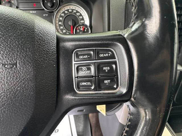 2017 RAM 1500 Big Horn Crew Cab 4x4 5'7" Box