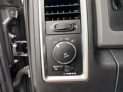 2017 RAM 1500 Big Horn Crew Cab 4x4 5'7" Box
