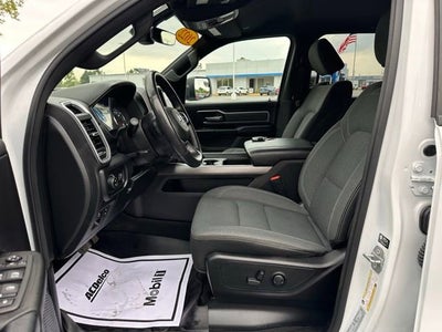 2022 RAM 1500 Big Horn Crew Cab 4x4 5'7" Box