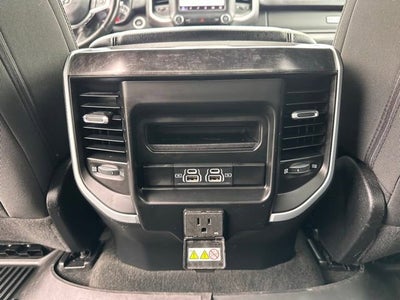 2022 RAM 1500 Big Horn Crew Cab 4x4 5'7" Box