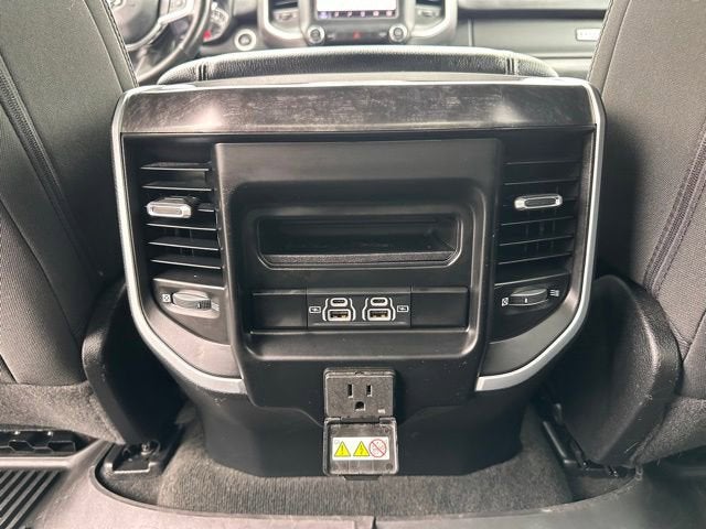 2022 RAM 1500 Big Horn Crew Cab 4x4 5'7" Box