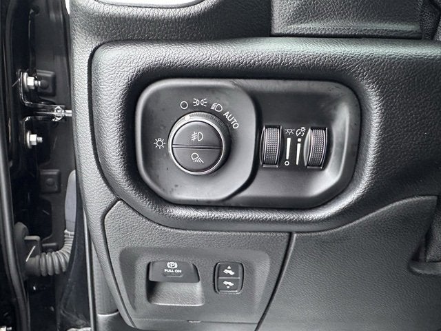 2019 RAM 1500 Big Horn/Lone Star Crew Cab 4x4 5'7" Box