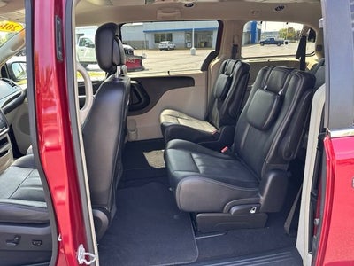 2016 Chrysler Town & Country Touring-L