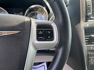 2016 Chrysler Town & Country Touring-L