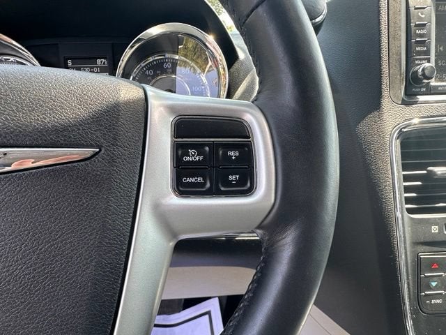 2016 Chrysler Town & Country Touring-L